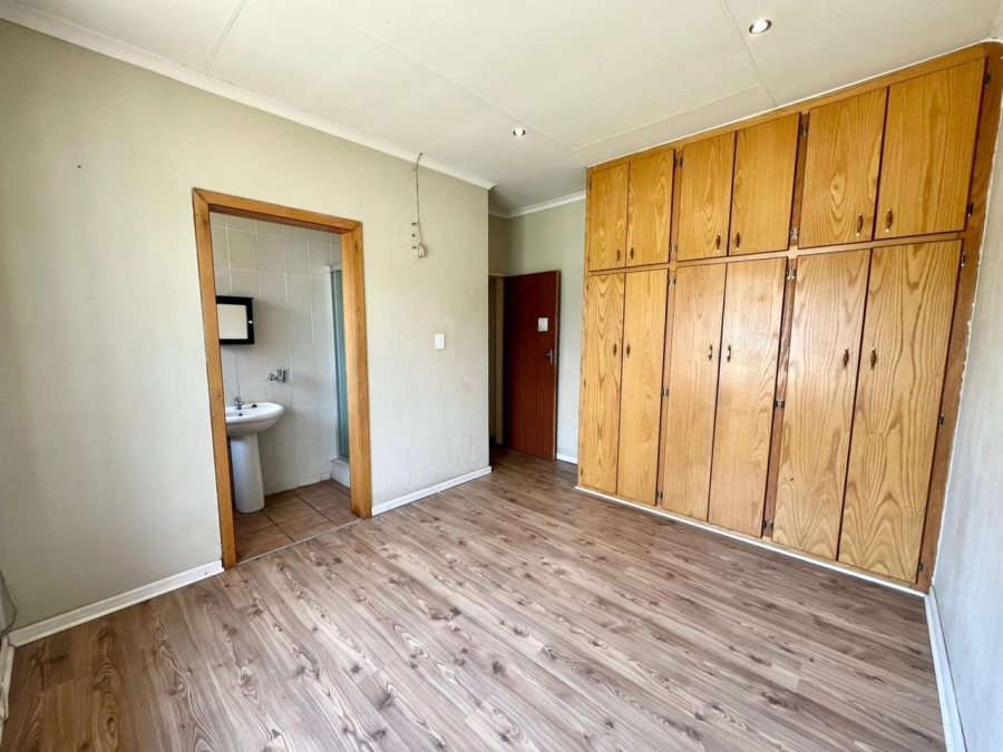 4 Bedroom Property for Sale in Waterval East North West